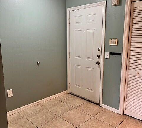 4th image of 3591 KERNAN Boulevard #127