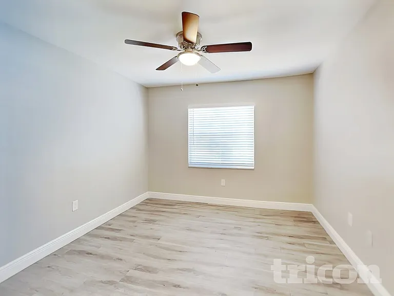 8307 N Elmer St — Photo 8