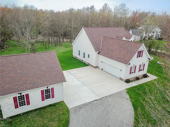 3rd image of 10150 Charlton Ln