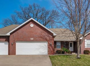 841 E Country Ridge St, Nixa, MO 65714