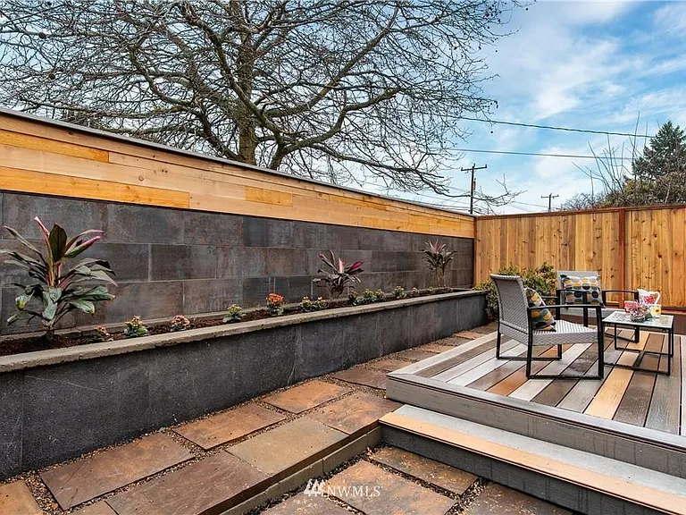 15th Ave SW — Photo 5