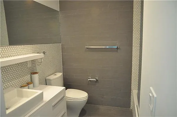 Rented by R New York | media 23