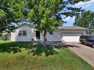 1007 W Wirth St, Augusta, KS 67010