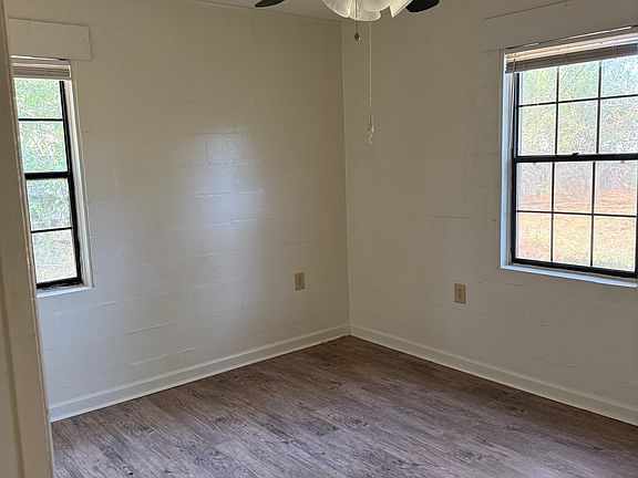 5th image of 155 Dogwood Dr