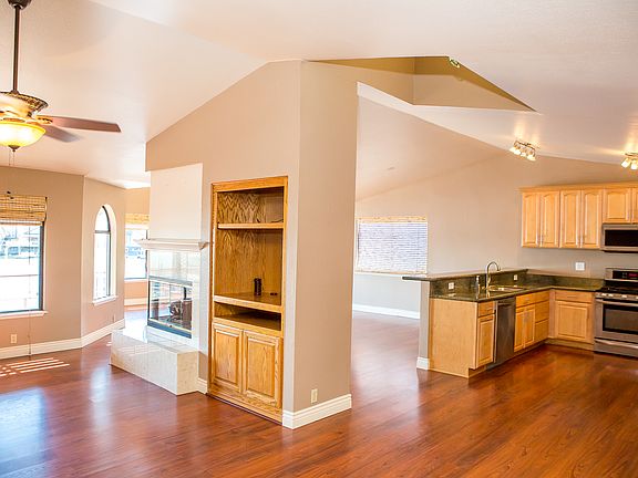 5th image of 700 Beaver Ct