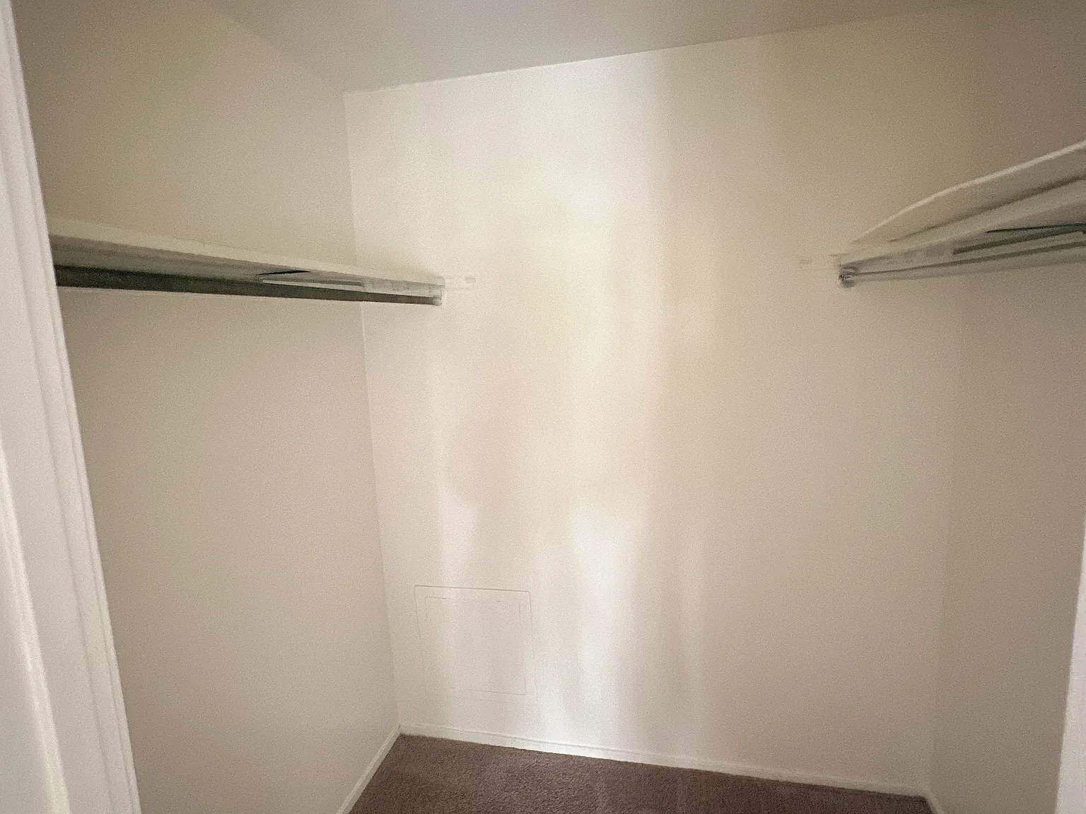 3 bed, 2.5 bath, 1083 sqft, $2,380 — Photo 2