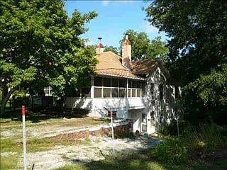 3rd image of 235 E Cambridge Ave
