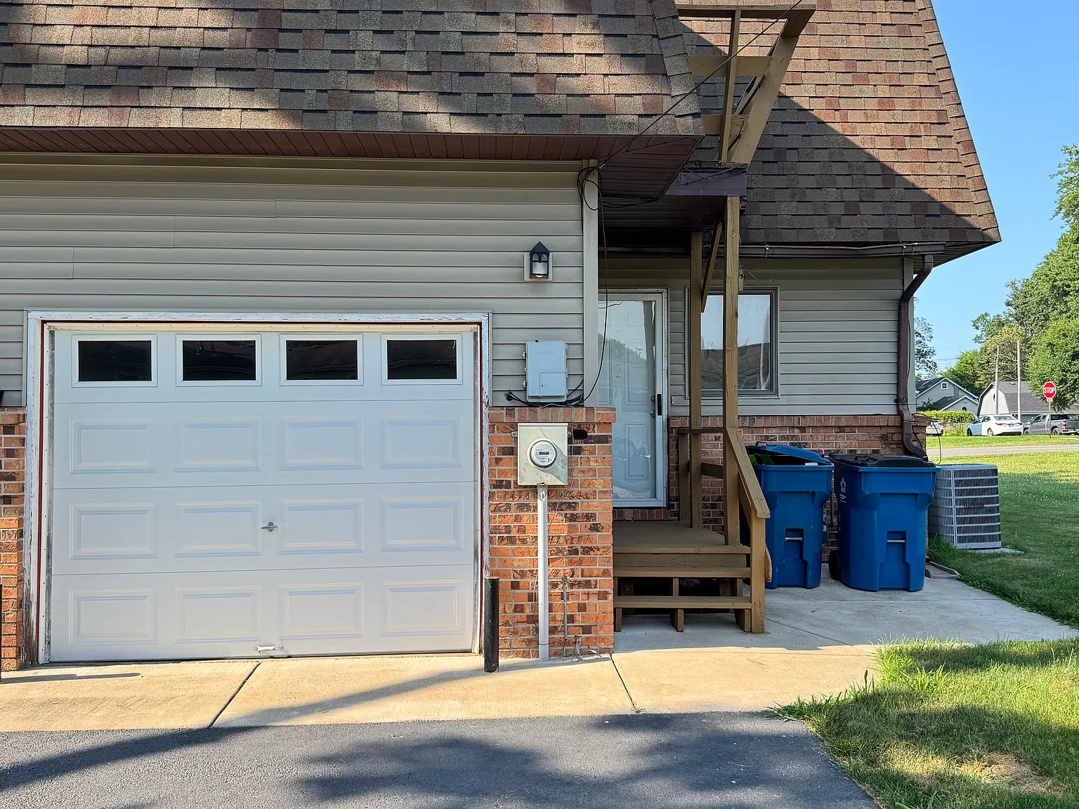 3 bed, 2.5 bath, 1000 sqft, $1,700 — Photo 2
