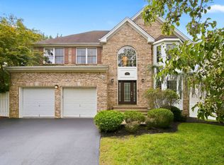 28 Violet Cir, Howell, NJ 07731
