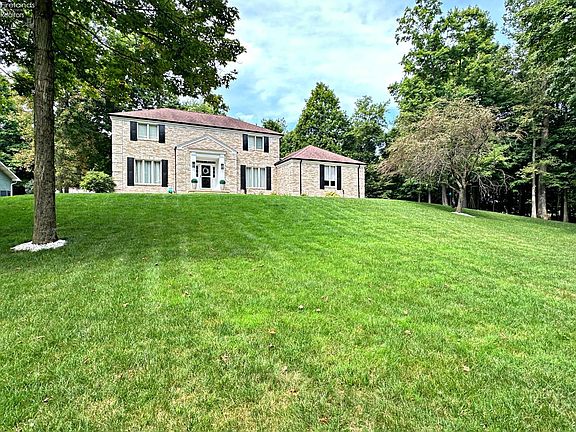 3rd image of 2716 Briarwood Dr S
