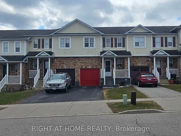 84 Bloomington Dr, Cambridge, ON N1P 1J5