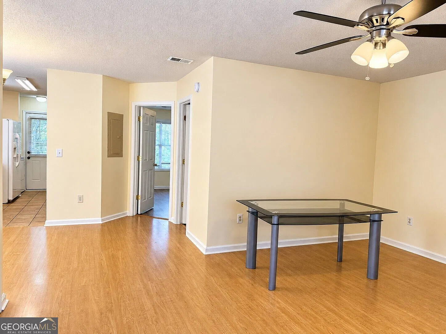 2 bed, 2.0 bath, 1176 sqft, $1,550 — Photo 3