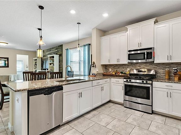 5th image of 7803 Purple Finch St