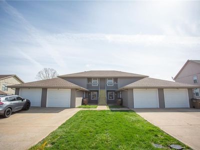 503 Sky Vue Dr, Raymore, MO, 64083