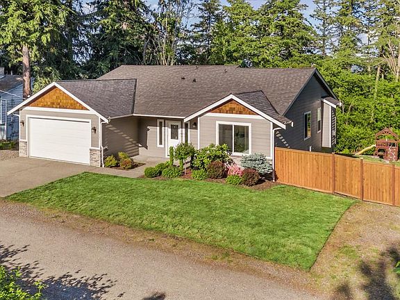 2nd image of 3807 29th Avenue Ct E