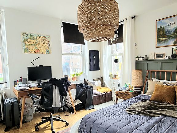 5th image of 131 Manhattan Ave #2