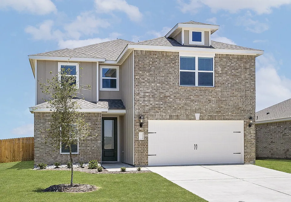240 Live Oak Ln