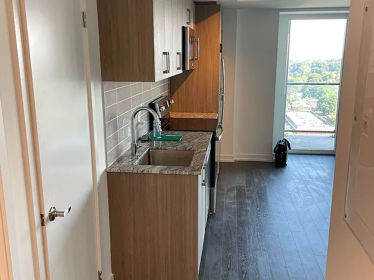 4010 Eglinton Ave W #1421 — Photo 3
