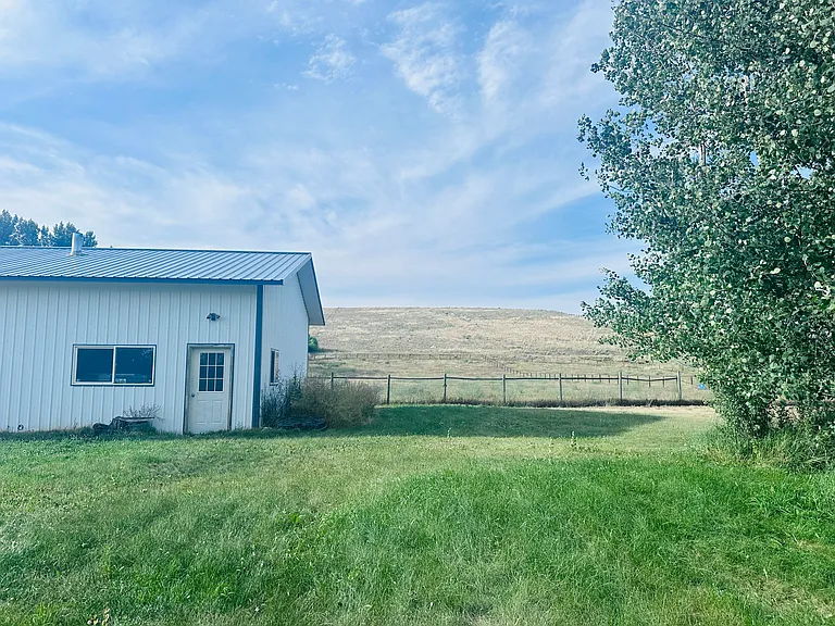 558 Three Mile Creek Rd — Photo 5