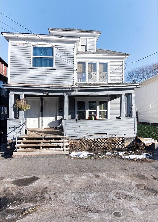1st image of 256 Crescent Ave