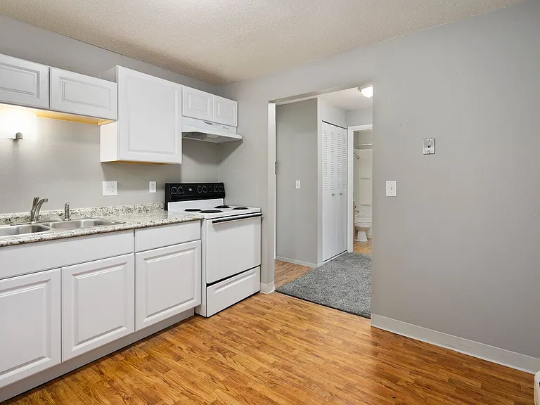 Colton Heights Apartments — Photo 22