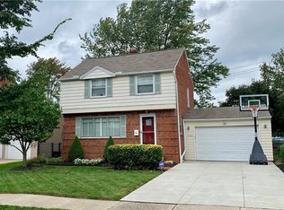 4811 Edsal Dr, Lyndhurst, OH 44124