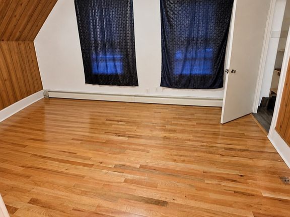 4th image of 21 Greenwood St