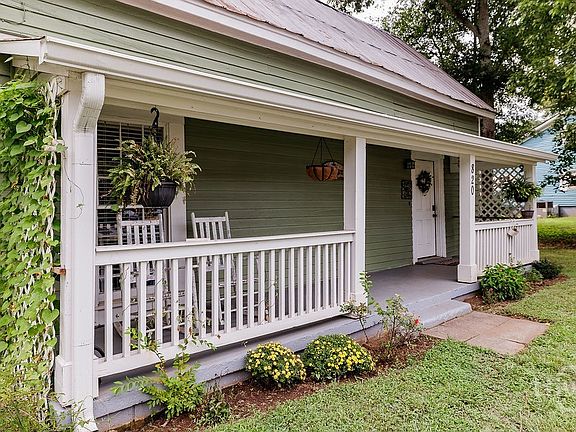 4th image of 820 Whitehall Road