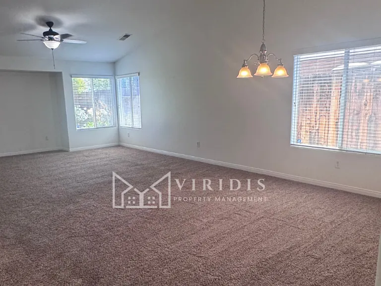 5512 Cherry Creek Ln — Photo 2