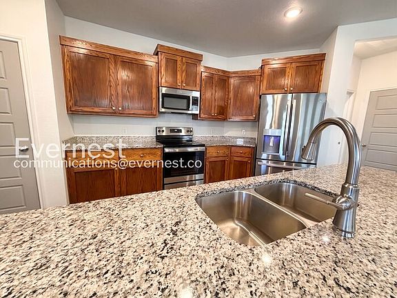 4th image of 706 Freedom Cir