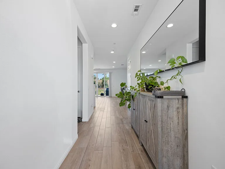 43864 Hampton St — Photo 3