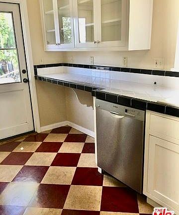 2nd image of 922 1/2 Maltman Ave