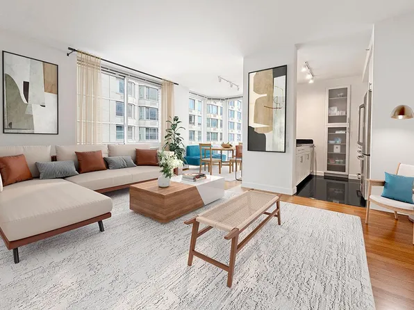 320 West 38th Street image 1 of 10