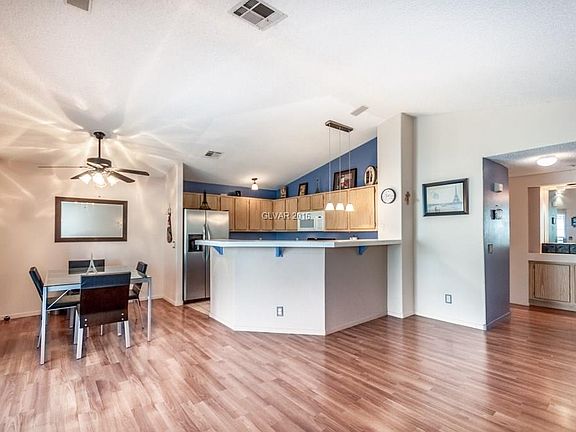 3rd image of 713 Harvest Run Dr Unit 204