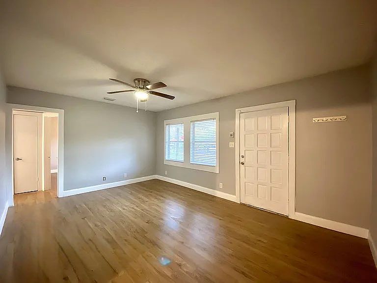 1st image of 10010 Jasmine Ave