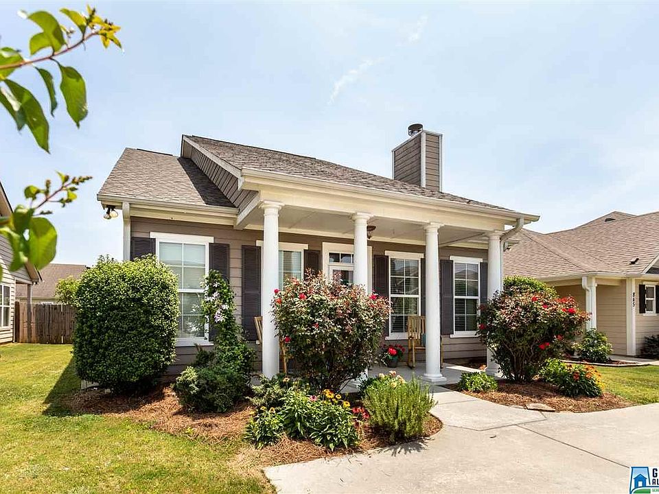 1st image of 835 Hawthorn Ln
