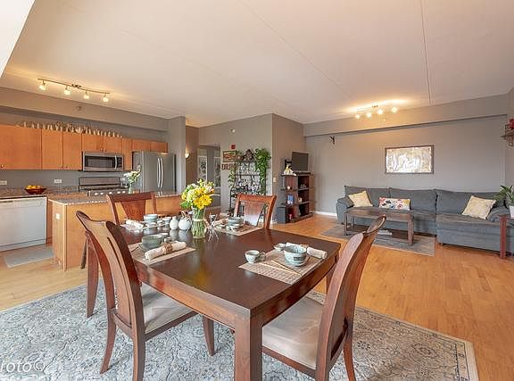 Dining area/ living room