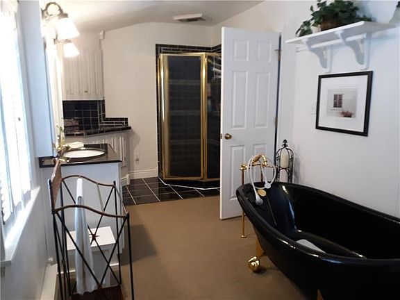 3rd image of 64 Milbee Ln