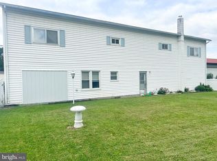 14 & 14A College Park Ln, Milroy, PA 17063