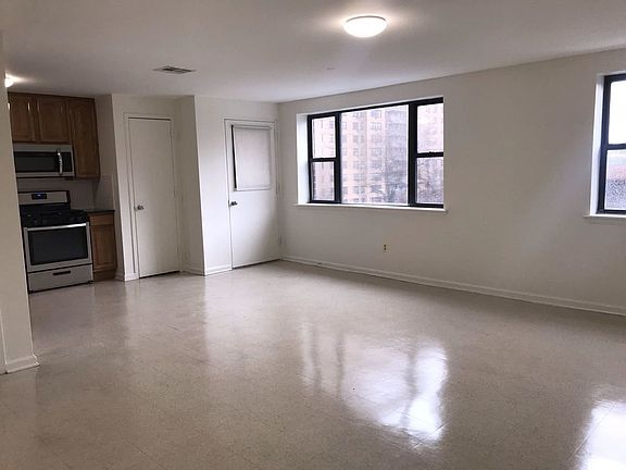 3rd image of 1665 Bedford Ave APT 4A