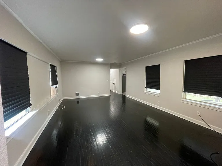 2219 Gilbert Dr — Photo 7