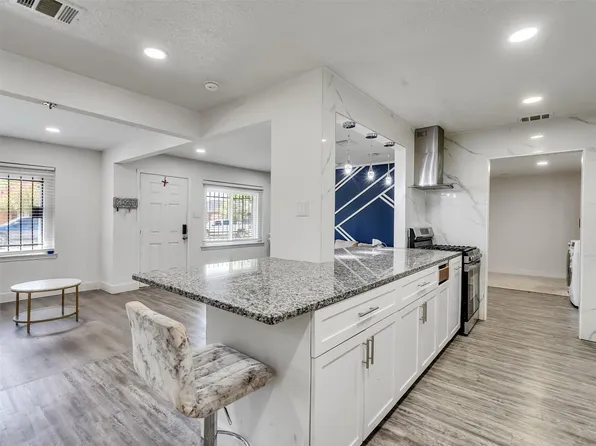 5739 Waterford Dr, Houston, TX 77033
