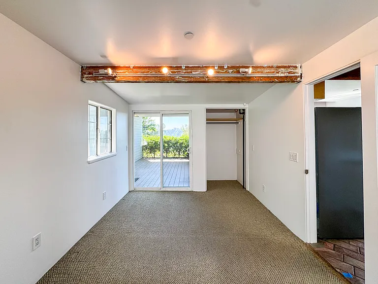 3050 Knob Dr — Photo 34