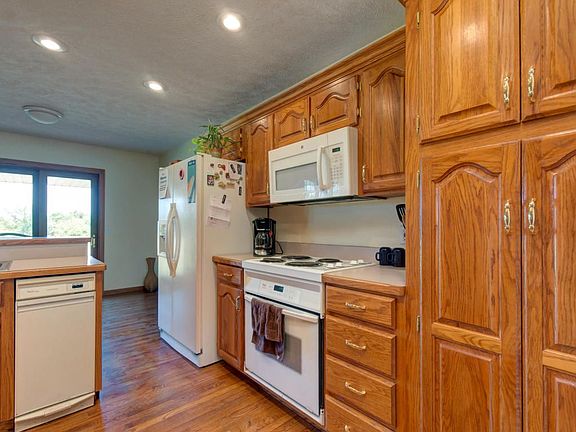 3rd image of 13907 W Hayfield Ln