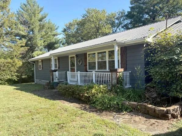 1312 S 1st St, Fairfield, IL 62837