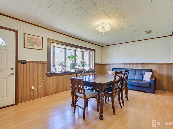 4th image of 9 Haines Ave