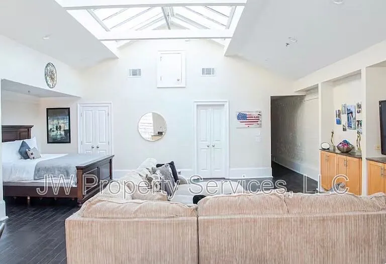 339 Carondelet St #4F — Photo 11