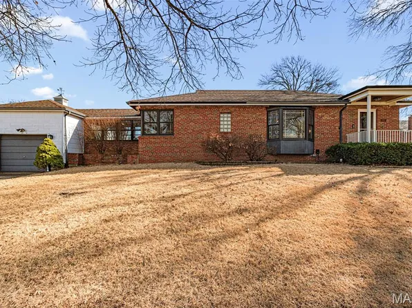 3470 Regal Pl, Saint Louis, MO 63139