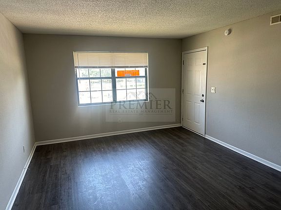 5th image of 305 N 3rd St #4