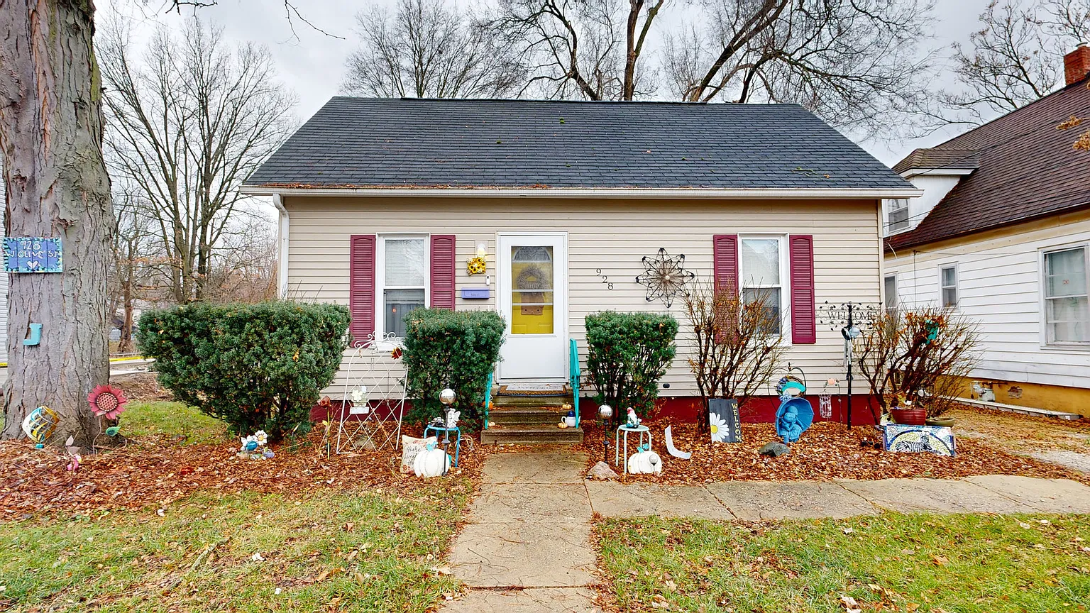 928 W Olive St photo 1